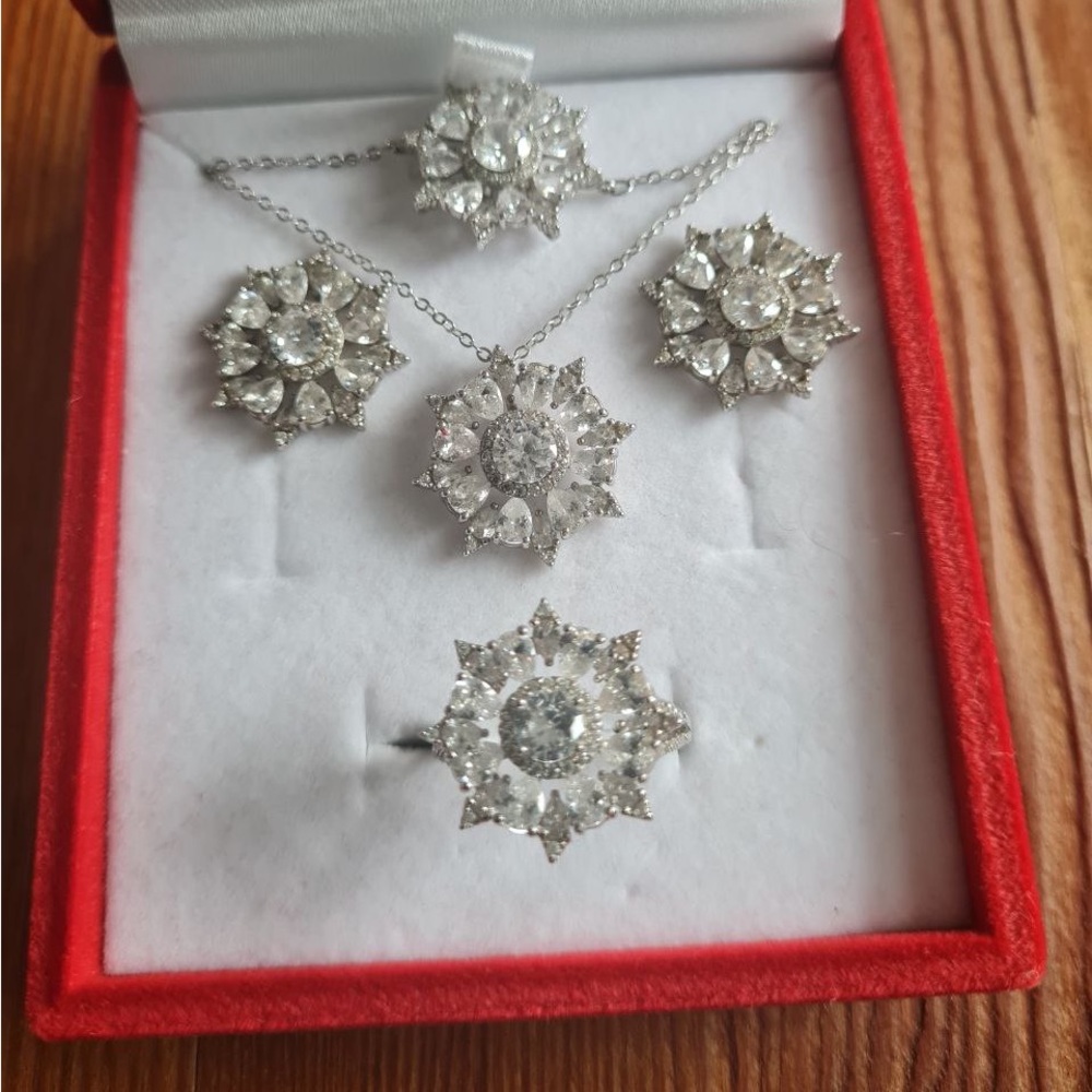 Beautiful Silver set 💎 - Picture 4 of 5
